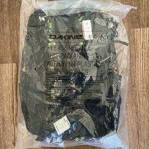 Dakine 33L backpack